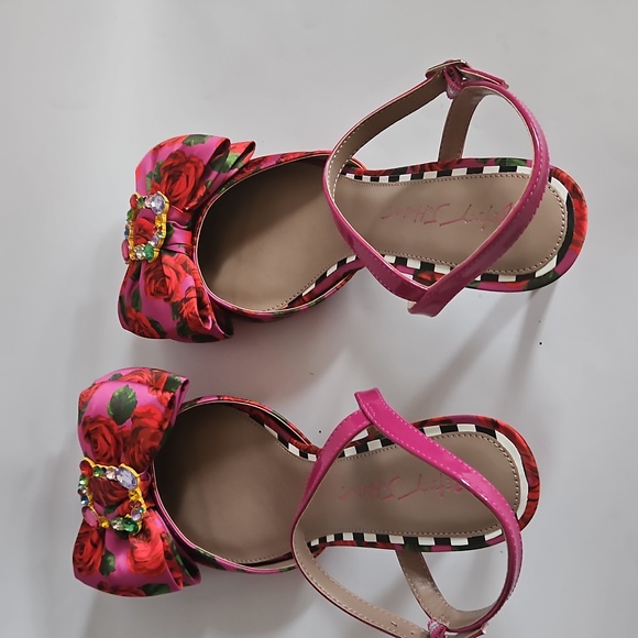 NEW Betsey Johnson Felipe Embellished Floral Ankle Strap Pump Size 10 - Picture 13 of 16